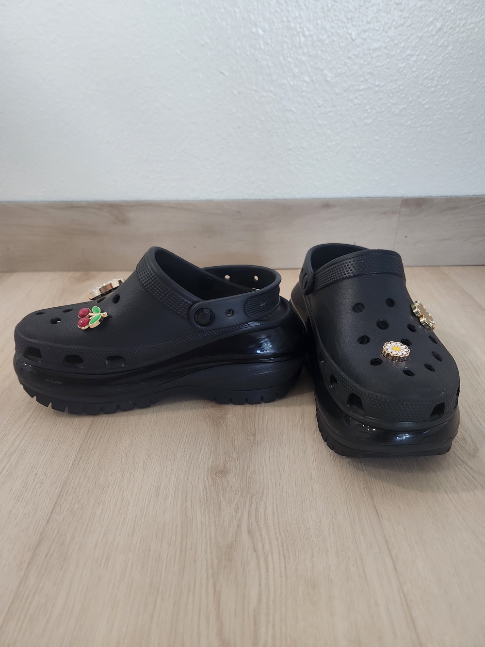 Crocs Clasic Plataform Black Clog Women's Shoes with Fun Charms - Picture 4 of 5